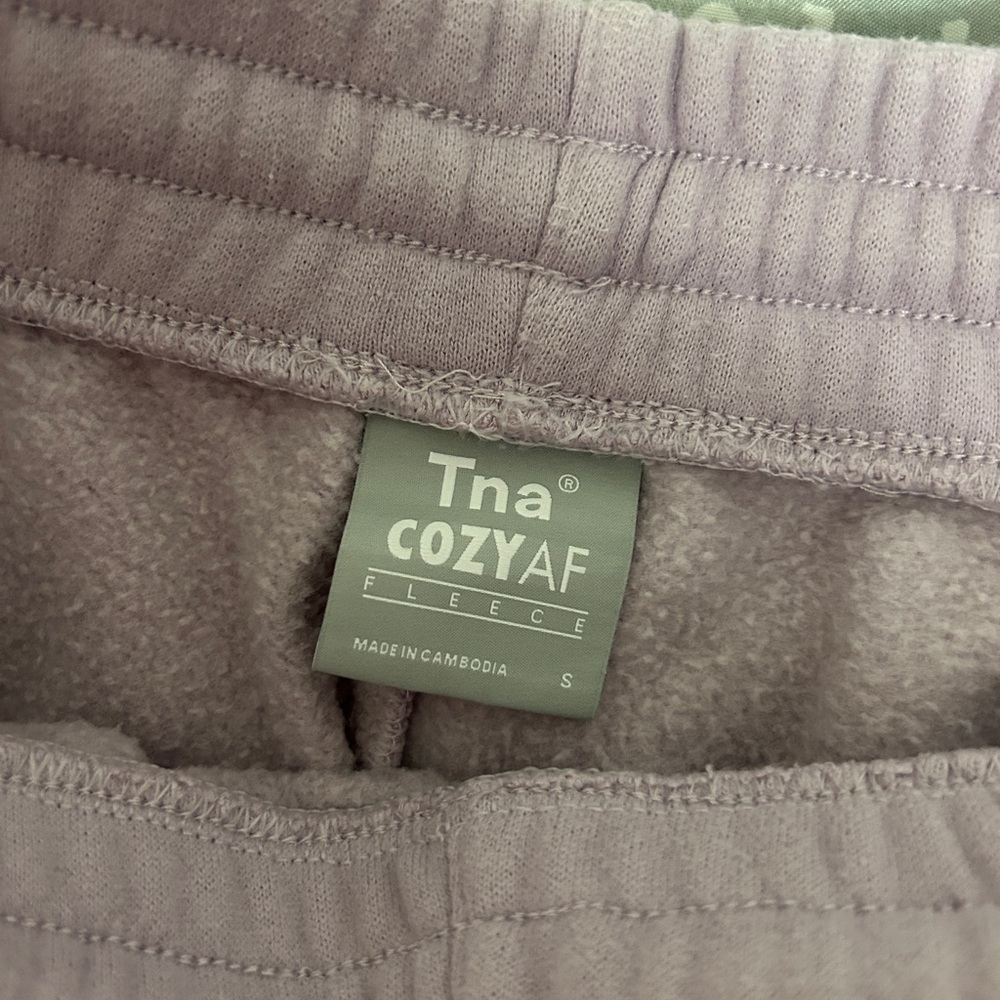 Aritzia frosted Lavender Jogger Pants - Picture 3 of 3
